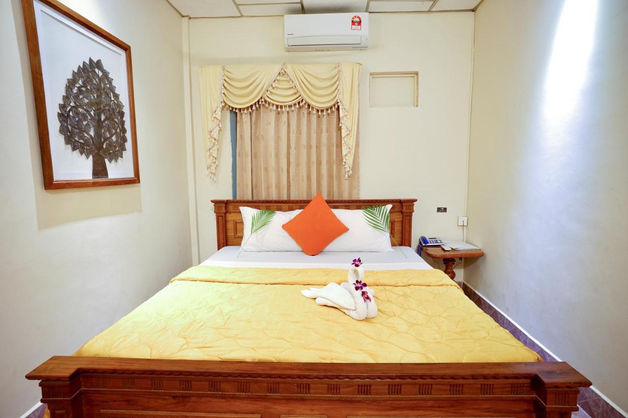 Royal Hotel Баттамбанг Екстер'єр фото